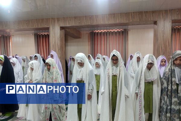 نماز جماعت ظهر و عصر به امامت امام جمعه حاجی‌‌آباد