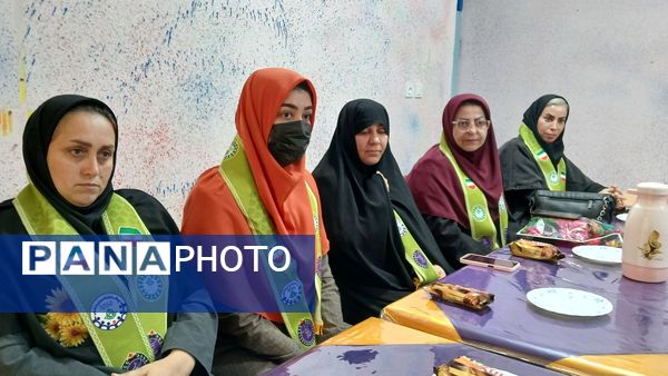 جلسه مربیان منتخب جهت آموزش توانمند سازی مربیان و دانش آموزان پیشتاز محمود‌آباد