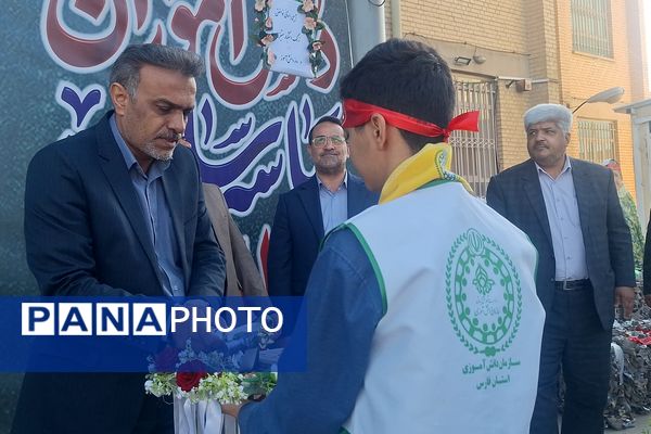 زنگ بیداری و استکبارستیزی دانش آموزان در مدارس شیراز 