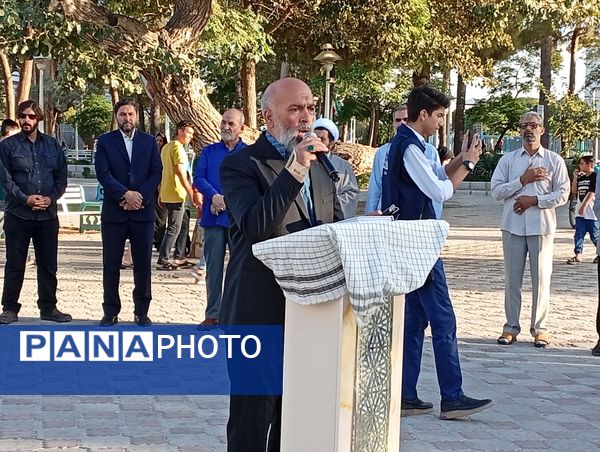 عطر افشانی و گلباران مزار شهدا توسط مسئولین کاشمر به مناسبت هفته دولت