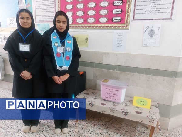 انتخابات شورای دانش آموزی در زاوه