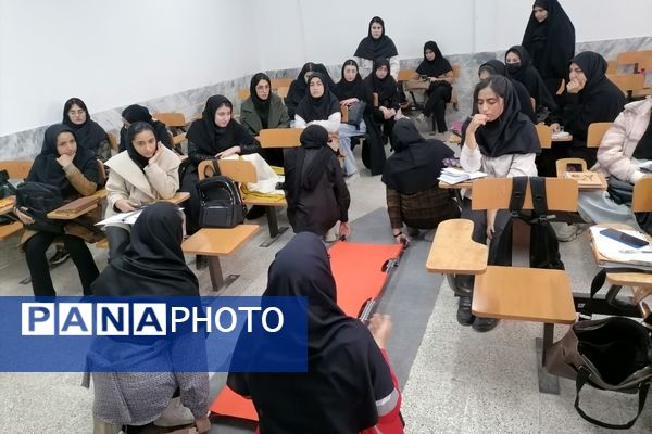 برگزاری دوره‌های مقدماتی هلال احمر در دانشگاه آزاد اسلامی شیروان