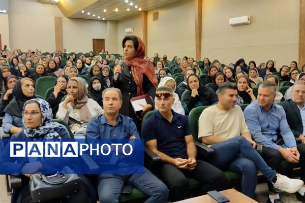 اولین جلسه هدایت تحصیلی دبیرستان پویش ناحیه ۳شیراز 