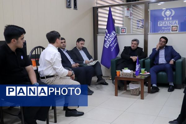 حضور مدیرکل فرهنگ و ارشاد اسلامی آذربایجان شرقی در دفتر خبرگزاری پانا استان به‌مناسبت روز خبرنگار