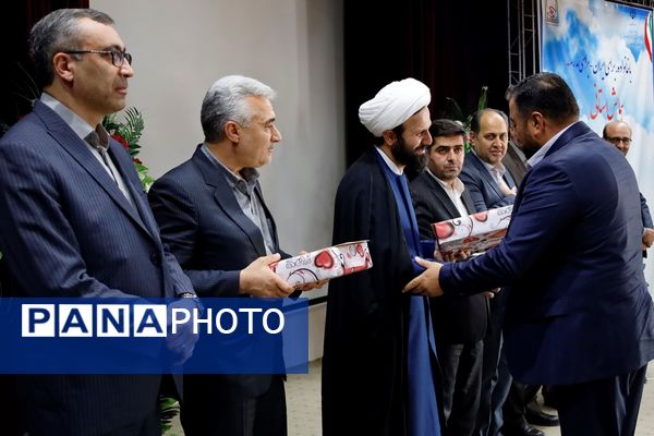 آیین گرامیداشت هفته پیوند اولیا و مربیان در آذربایجان‌غربی