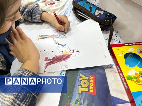 شکوفایی استعدادهای هنری دانش آموزان پایه چهارم دبستان آرمینه مصلی نژاد