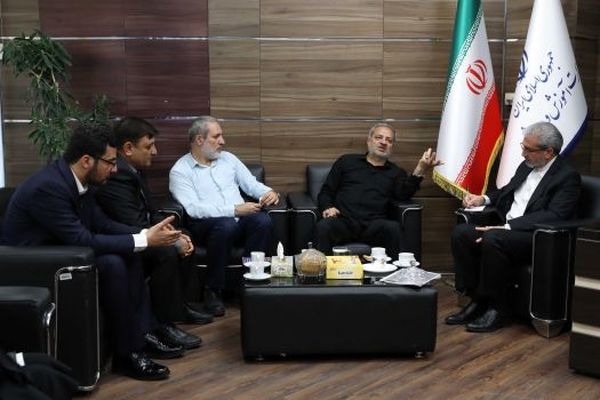 برای تحول در نظام تعلیم و تربیت آموزش و پرورش را به گفتمان غالب و عمومی جامعه تبدیل کنیم