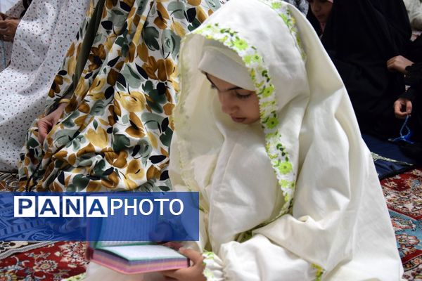 اعتکاف دانش‌آموزی در مسجد جامع امام حسین(ع) ناحیه یک کرج 