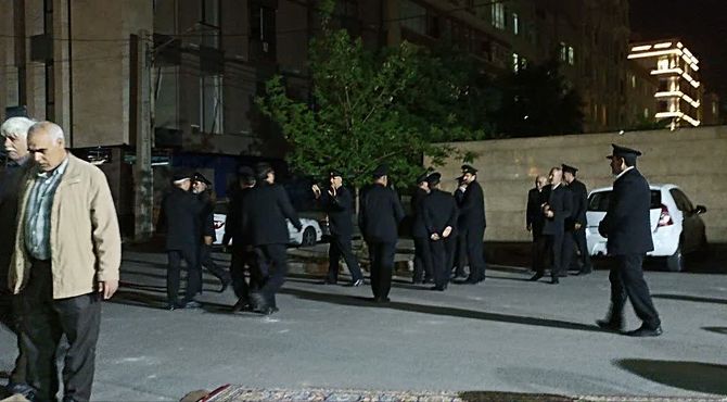 حضور پرافتخار خادمین حرم مطهر رضوی در مسجد آفرینش