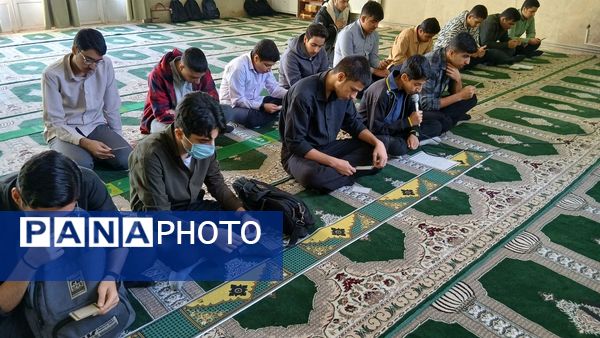 مراسم زیارت پرفیض عاشورا در دبیرستان نمونه دولتی معلم ساوجبلاغ