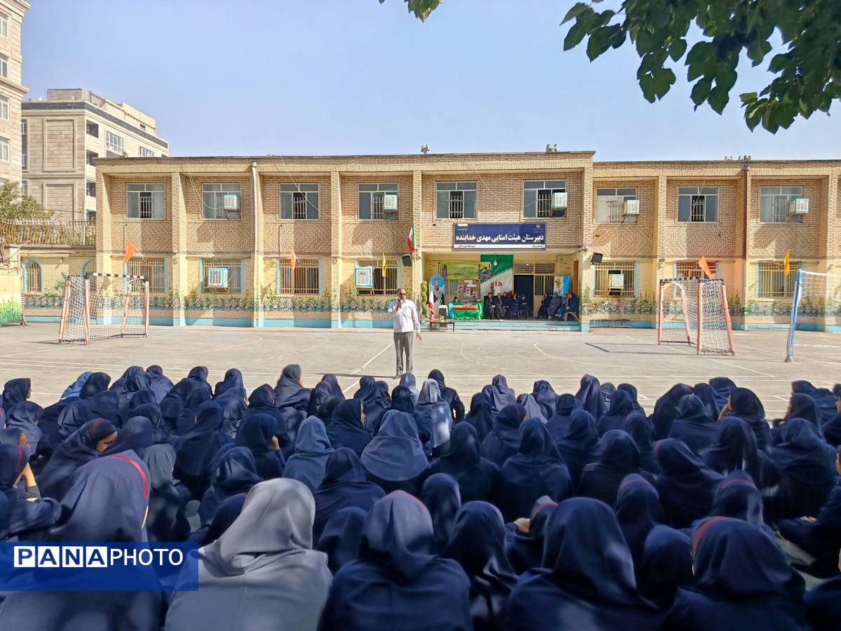 دانشآموزان مدرسه مهدی خدابنده با شهدا تجدید پیمان کردند