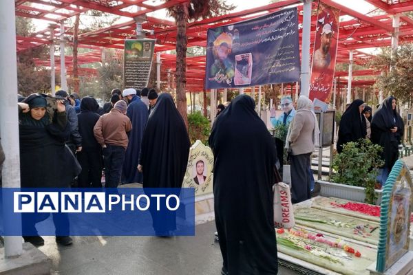 تجدید عهد با شهدا 