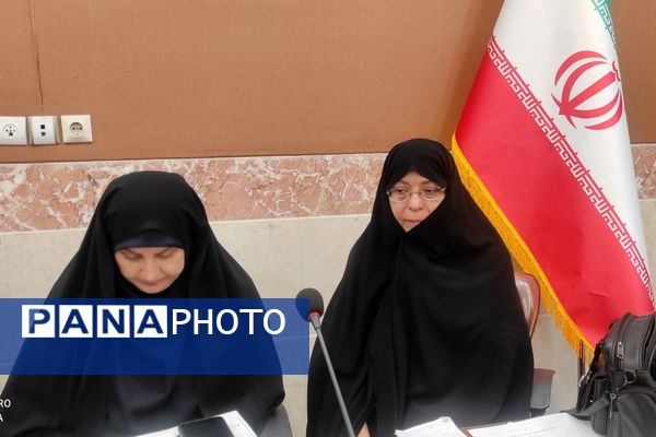 هم‌افزایی نیروهای پرورشی قطب پرند در نشست تخصصی رباط‌کریم