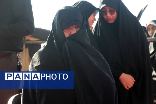 آیین تشییع لاله‌های فاطمی در قم