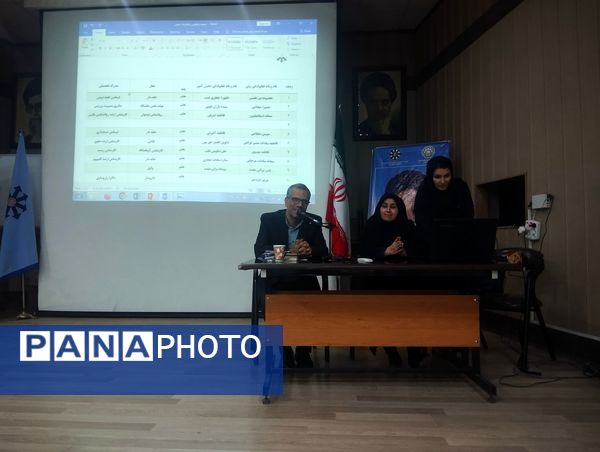 اولین جلسه انجمن اولیا و مربیان دبیرستان فرزانگان ۵ مشهد