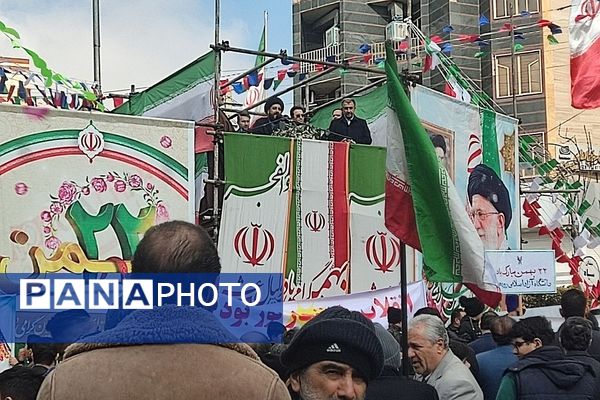 راهپیمایی پرشور ۲۲بهمن در رودهن 