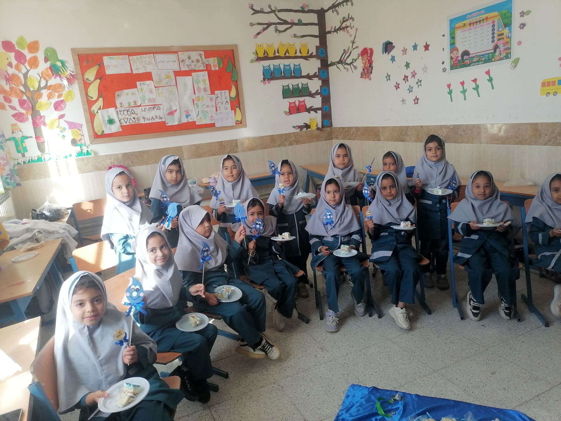 جشن آب کلاس اولی ها در آموزشگاه زهرا عبداللهیان ارغا 