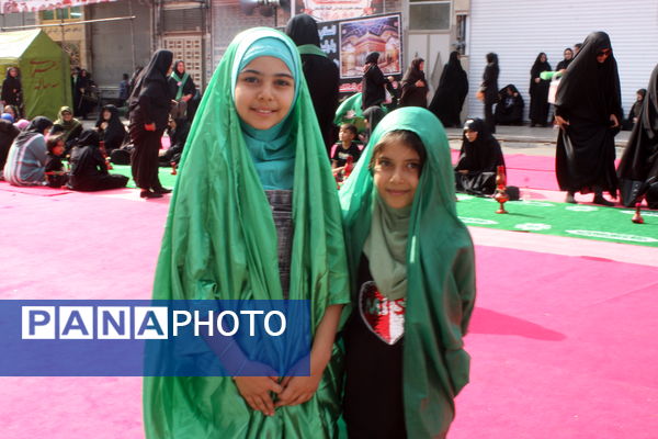برپایی سفره حضرت رقیه(س) در زنجان