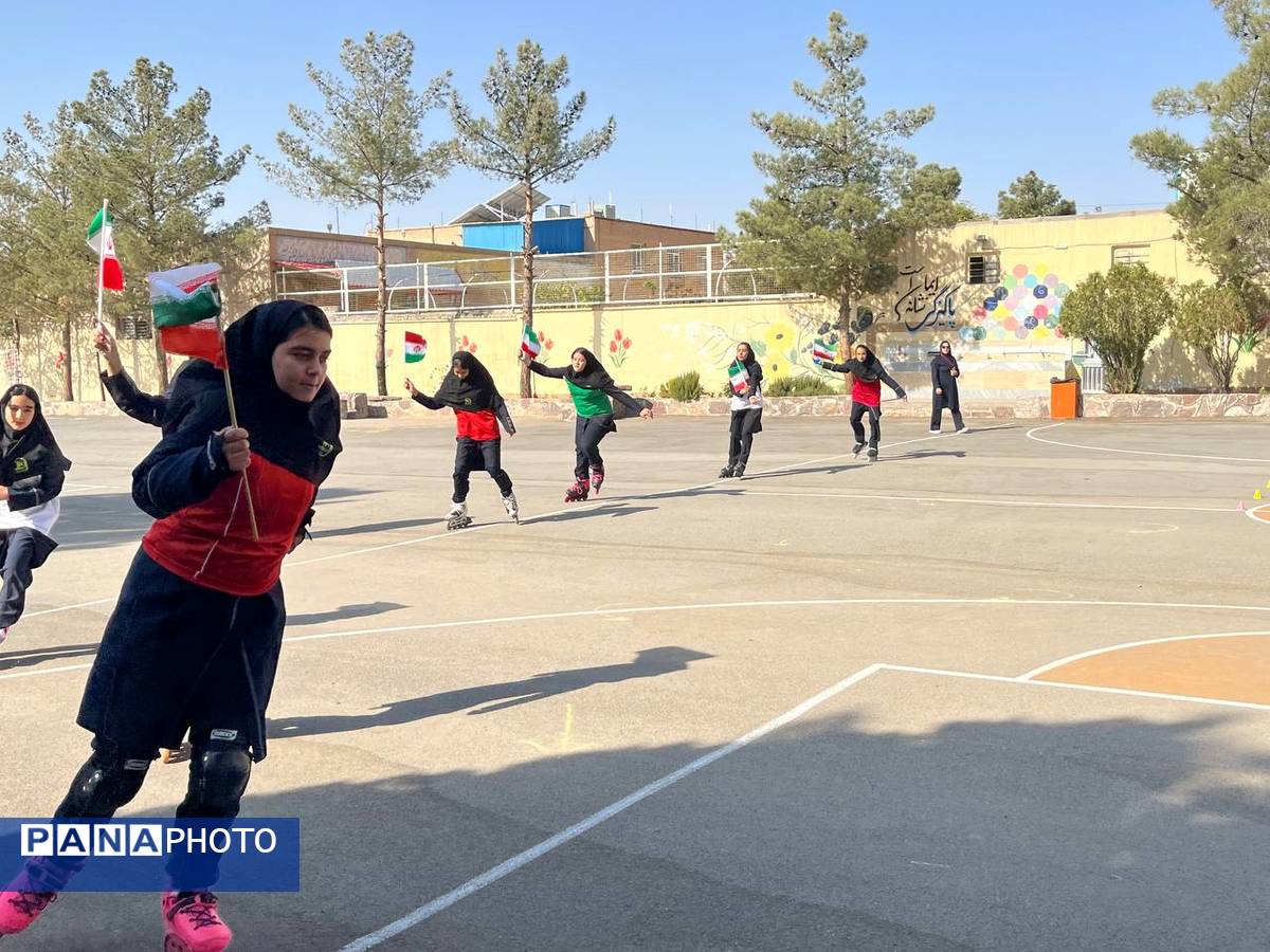 مراسم بزرگداشت هفته تربیت بدنی و ورزش در دبیرستان شاهد هاجر