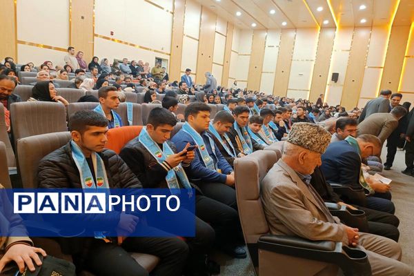 همایش بدرقه‌ دانش‌آموزان منتخب سازمان دانش‌آموزی به عمره‌ مفرده دانش‌آموزی