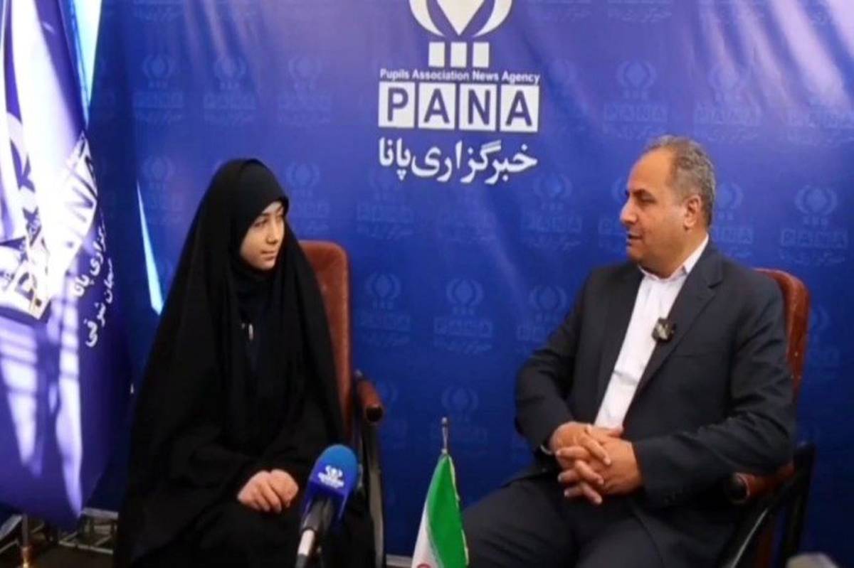 راه و آرمان شهدا مبارزه با استکبار جهانی است