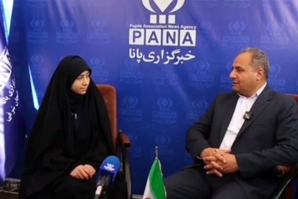 راه و آرمان شهدا مبارزه با استکبار جهانی است