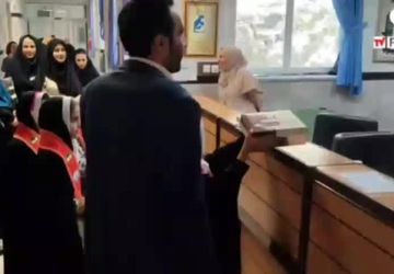 دانشآموزان دبستان فرهنگیان دوره اول با اهدای گل از پرستاران تقدیر کردند