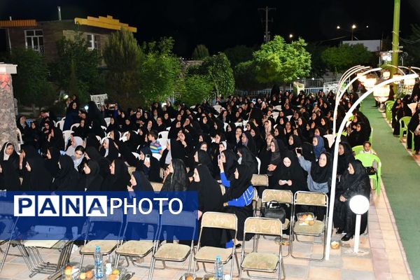 هفته‌ای برای ستایش دانایی؛ جشن معلمان در تالار ملک برگزار شد