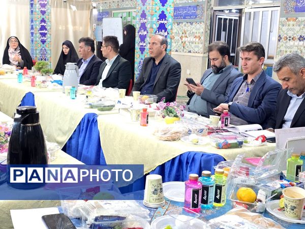 جلسه ستاد امور شاهد آموزش و پرورش ناحیه یک کرج  