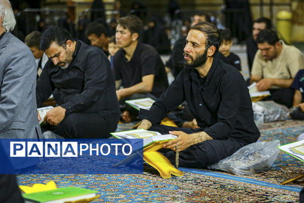 مراسم احیاء شب عاشورا در مسجد مقدس جمکران