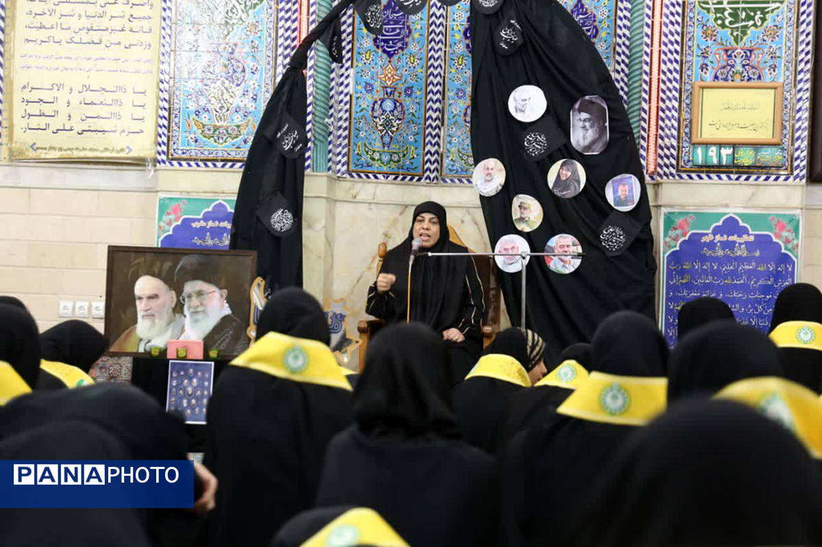 دومین روز اعتکاف دانش‌آموزی دختران در قم