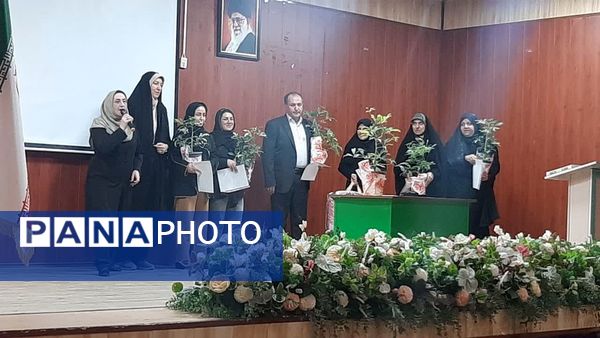 جلسه انجمن اولیا و مربیان دبستان پروین اعتصامی