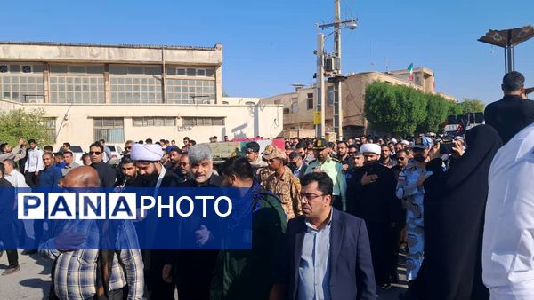 تشییع باشکوه شهید گمنام با بدرقه پرشور دانش‌آموزان