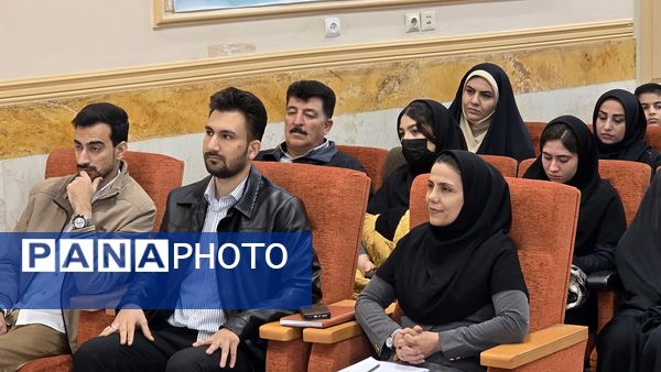 تجلیل از مقام‌آوران کشوری معلمان و دانش‌آموزان پژوهنده شهرستان نظرآباد
