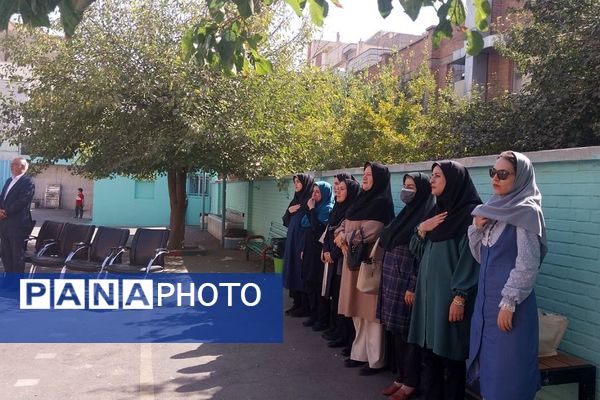 برگزاری جشن عاطفه ها در دبستان شهید عباسی ناحیه یک شهرری
