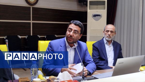 نشست هم‌اندیشی اساتید قرآنی با مسئولان وزارت آموزش و پرورش در تبریز