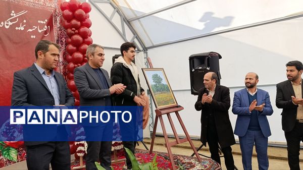 نمایشگاه یلدا در سایه‌سار چنار کهن لاهیجان تبریز گشایش یافت