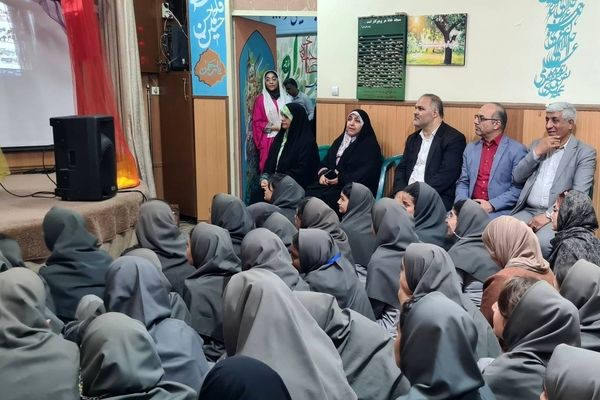 دانش‌آموزان مدرسه شایستگان افتخار آفرینان منطقه۱۶ هستند