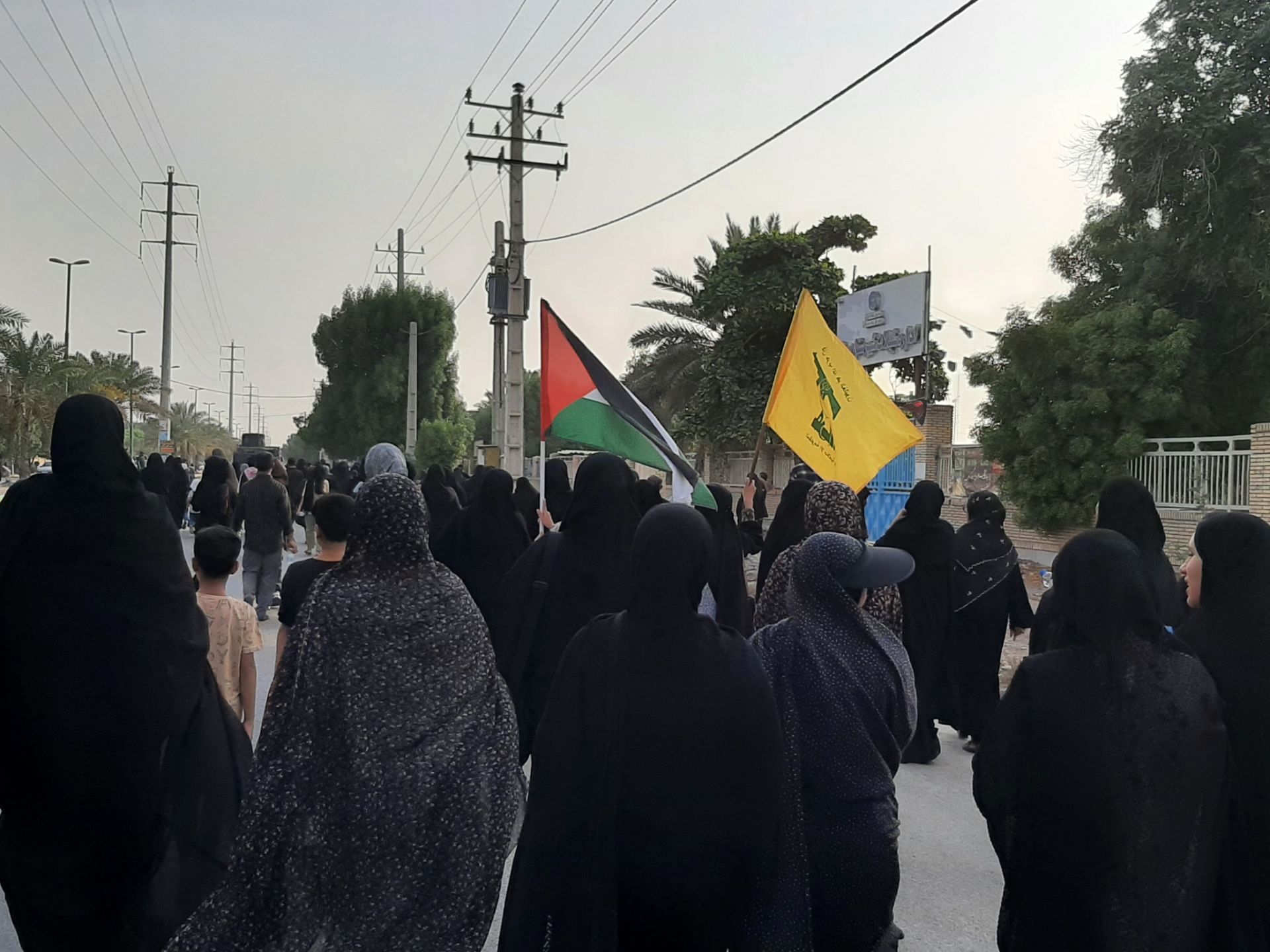 پیاده‌روی جاماندگان اربعین در میناب؛ تجلی عشق و خدمت به زائران