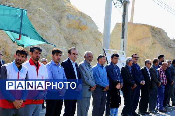 استقبال باشکوه مردم لنده از شهدای گمنام