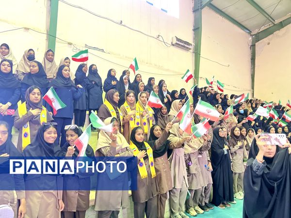 فین غرق در عطر فاطمی همزمان با روز دانش‌آموز