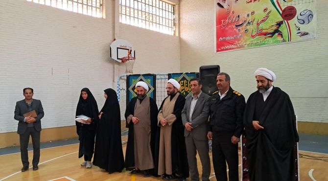 فارسان صحنه اجتماع پرشکوه دانش‌آموزان فاطمی در سوگ بانوی دو عالم