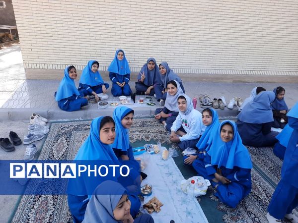 تخم مرغ، قهرمان کوچک سفره‌ها: جشنواره‌ای پرنشاط در دبستان دخترانه ام البنین