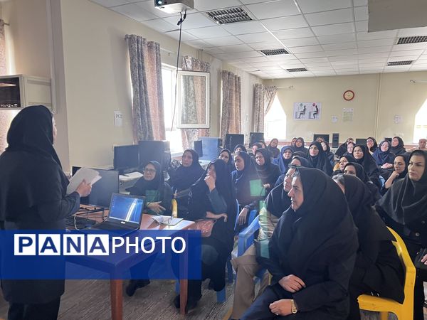 برگزاری روز دوم کارگاه توانا با حضور جمعی از مدیران و معلمان در سملقان