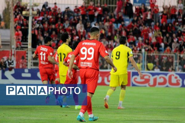 بازی بدون گل تراکتور و فجر سپاسی