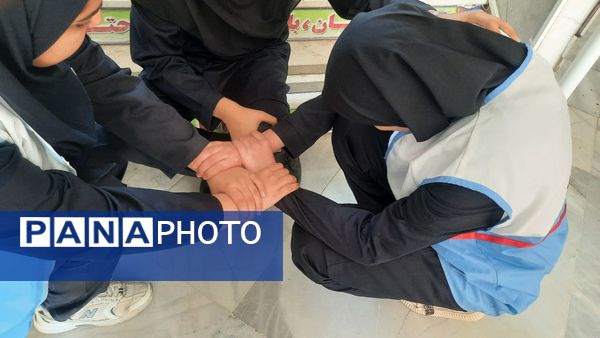 آمادگی در برابر بحران؛ مانور زلزله در دبیرستان نمونه محمودیه