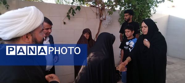 حضور معاون رئیس جمهوری در منازل جان باختگان معدن طبس در بخش انابد