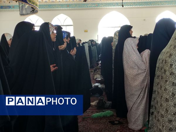 شرکت دانش آموزان دبیرستان مرحوم  حاج محمود زنده جانی در نماز جمعه