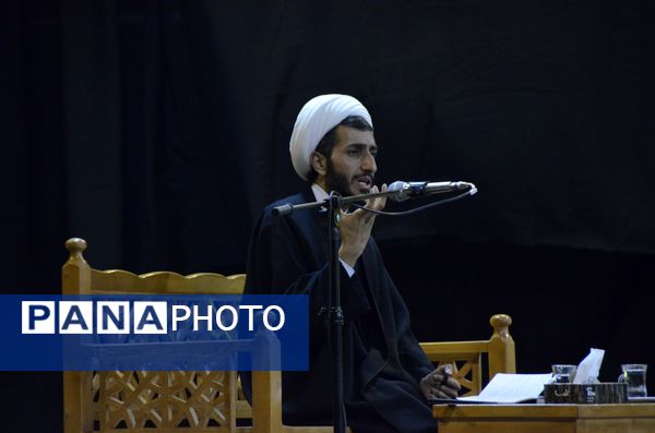 مراسم عزاداری شب پنجم محرم در هیئت فرهنگیان دهه اول محرم