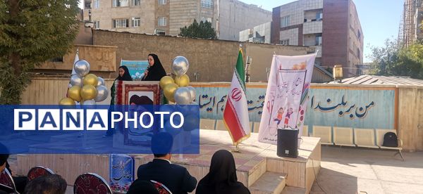 دانش‌آموزان دبیرستان نمونه فضیلت با شوروشوق به استقبال سال تحصیلی جدید رفتند
